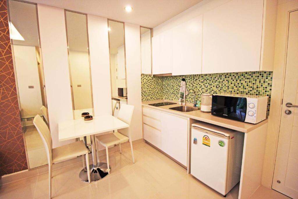 Amazon Residence By Pattaya Sunny Rentals Jomtien Beach Room photo