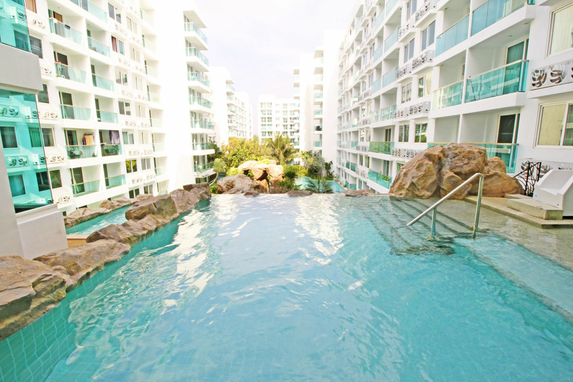 Amazon Residence By Pattaya Sunny Rentals Jomtien Beach Exterior photo