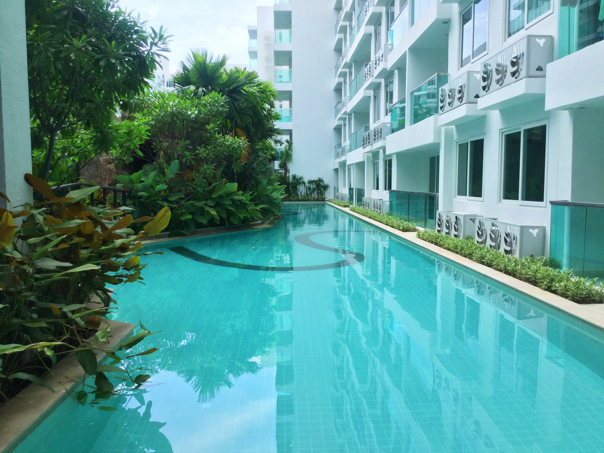 Amazon Residence By Pattaya Sunny Rentals Jomtien Beach Exterior photo