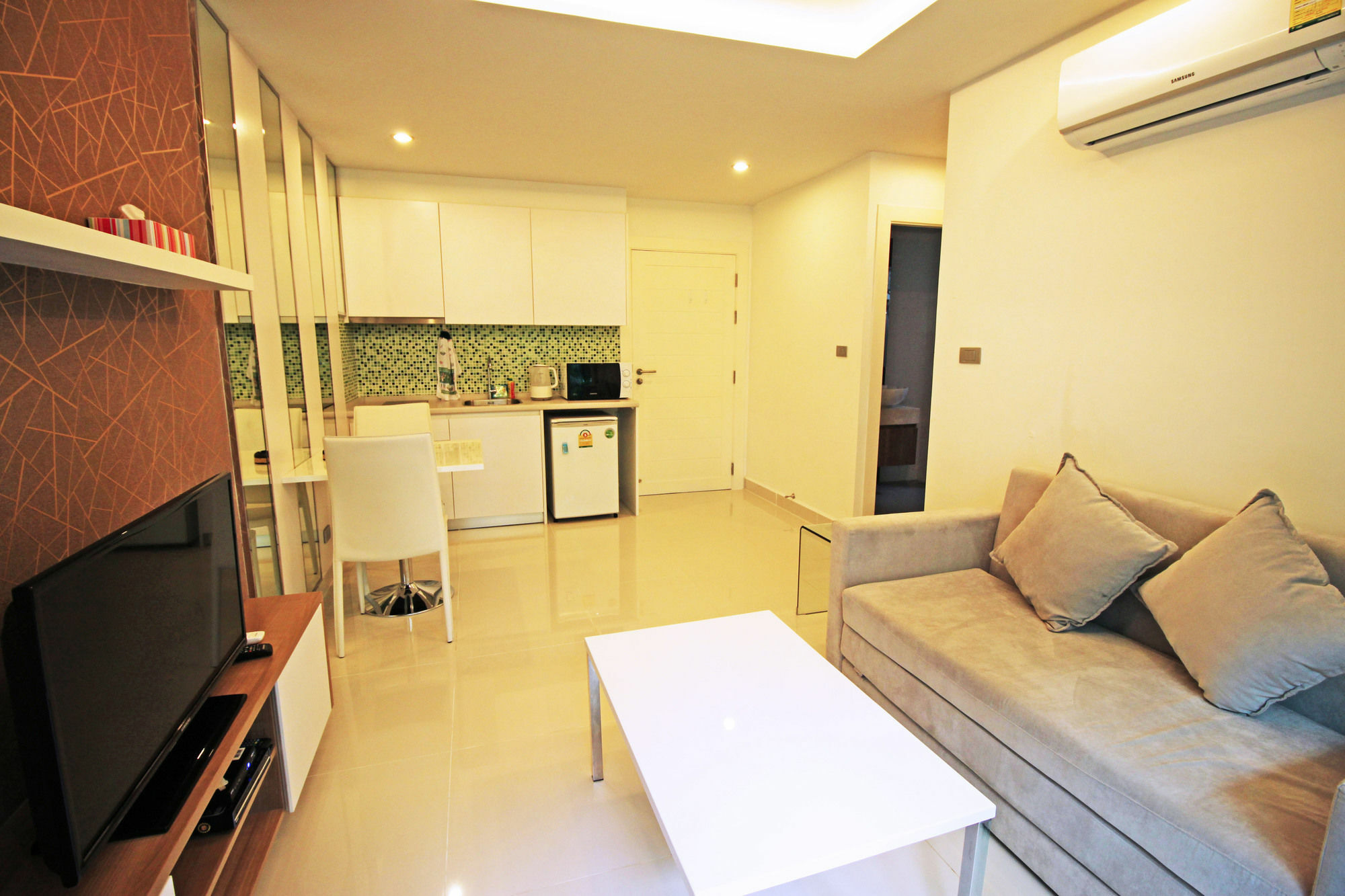 Amazon Residence By Pattaya Sunny Rentals Jomtien Beach Exterior photo